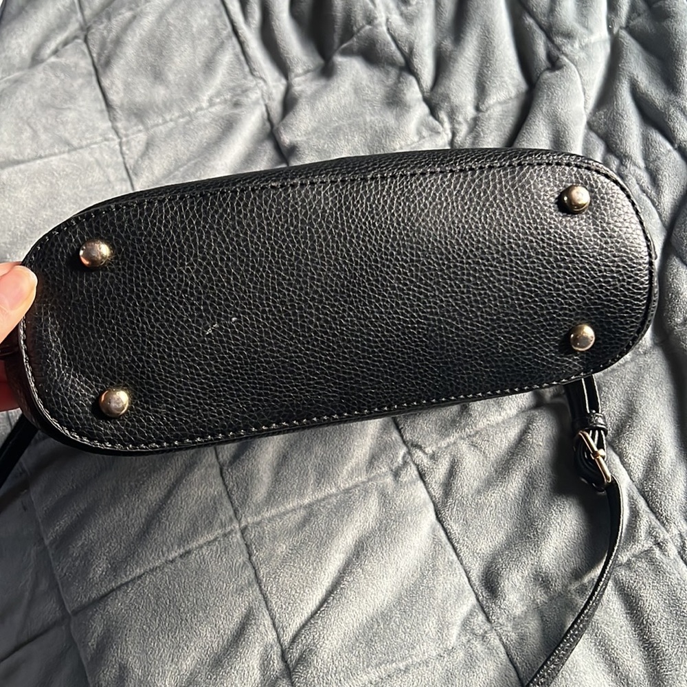 Off Brand Purse - Picture 6 of 6